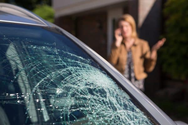 woman calling an attorney after a car accident in Baton Rouge